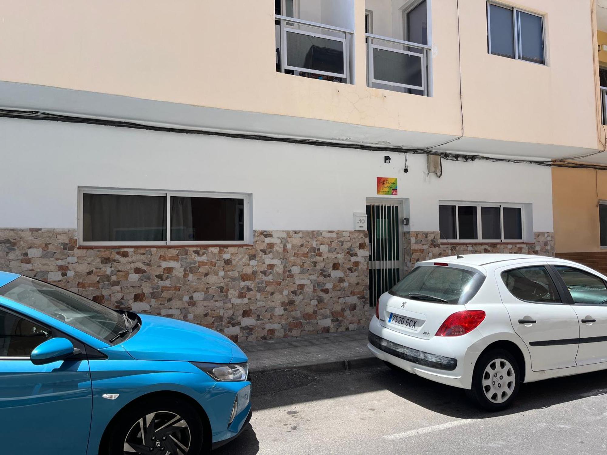 B&B Paraiso Tenerife Super Economy Rooms Airport ลอสอาบรีกอส ภายนอก รูปภาพ
