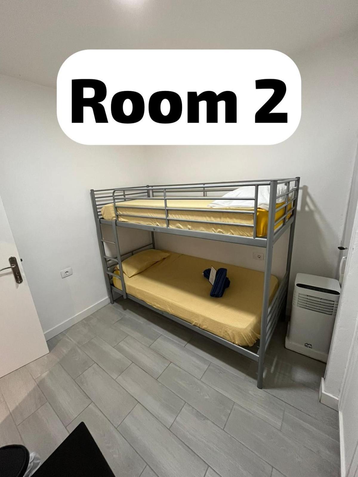 B&B Paraiso Tenerife Super Economy Rooms Airport ลอสอาบรีกอส ภายนอก รูปภาพ